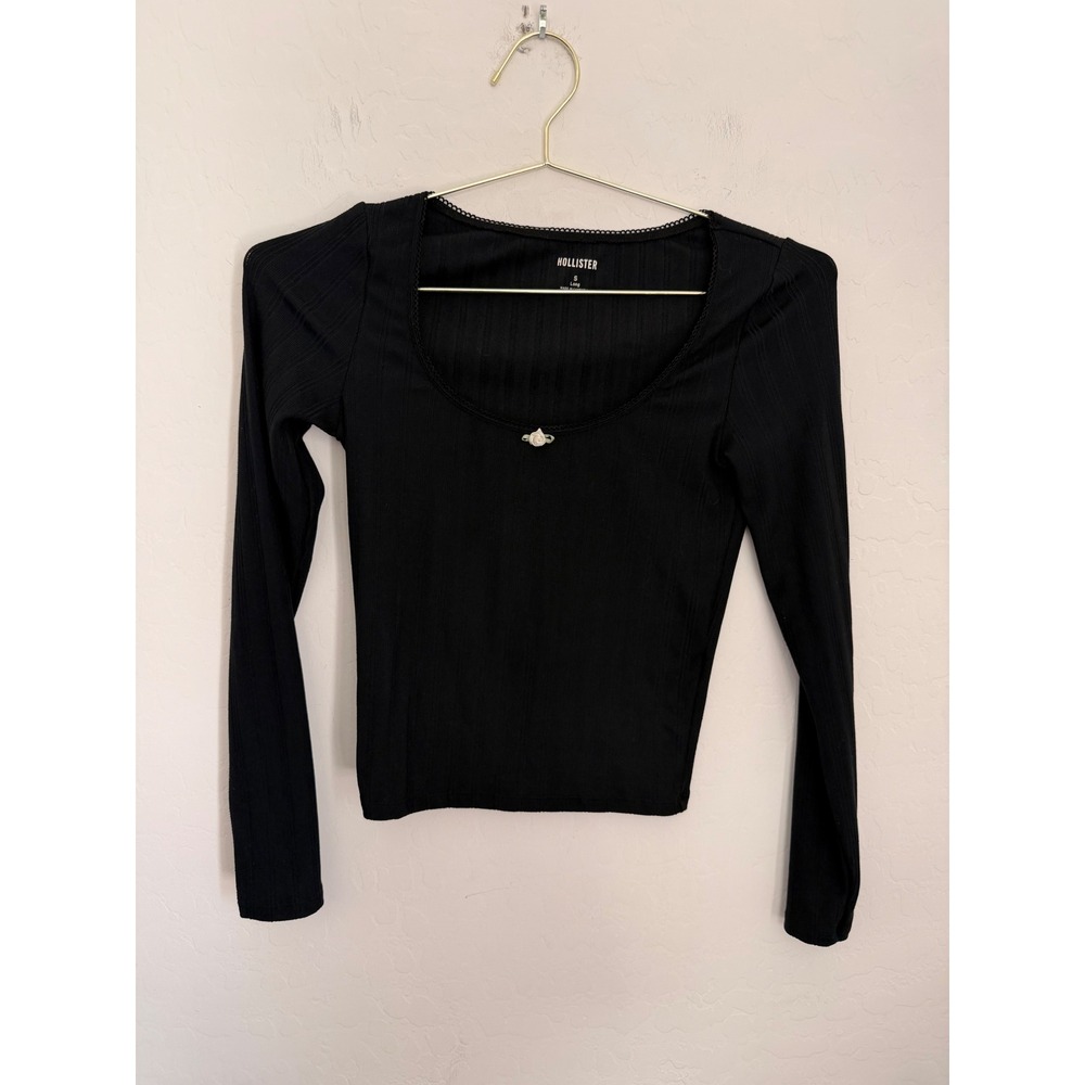 Hollister Black Ribbed Long Sleeve Scoop Neck Rosette Lace Trim Top Small Long